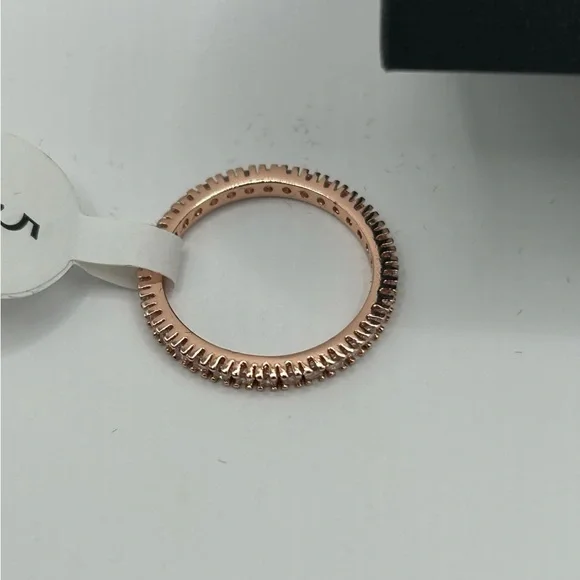 18k Gold Plated Chanel Set Ring 
Size 5,6,8,9 available - Picture 5 of 6